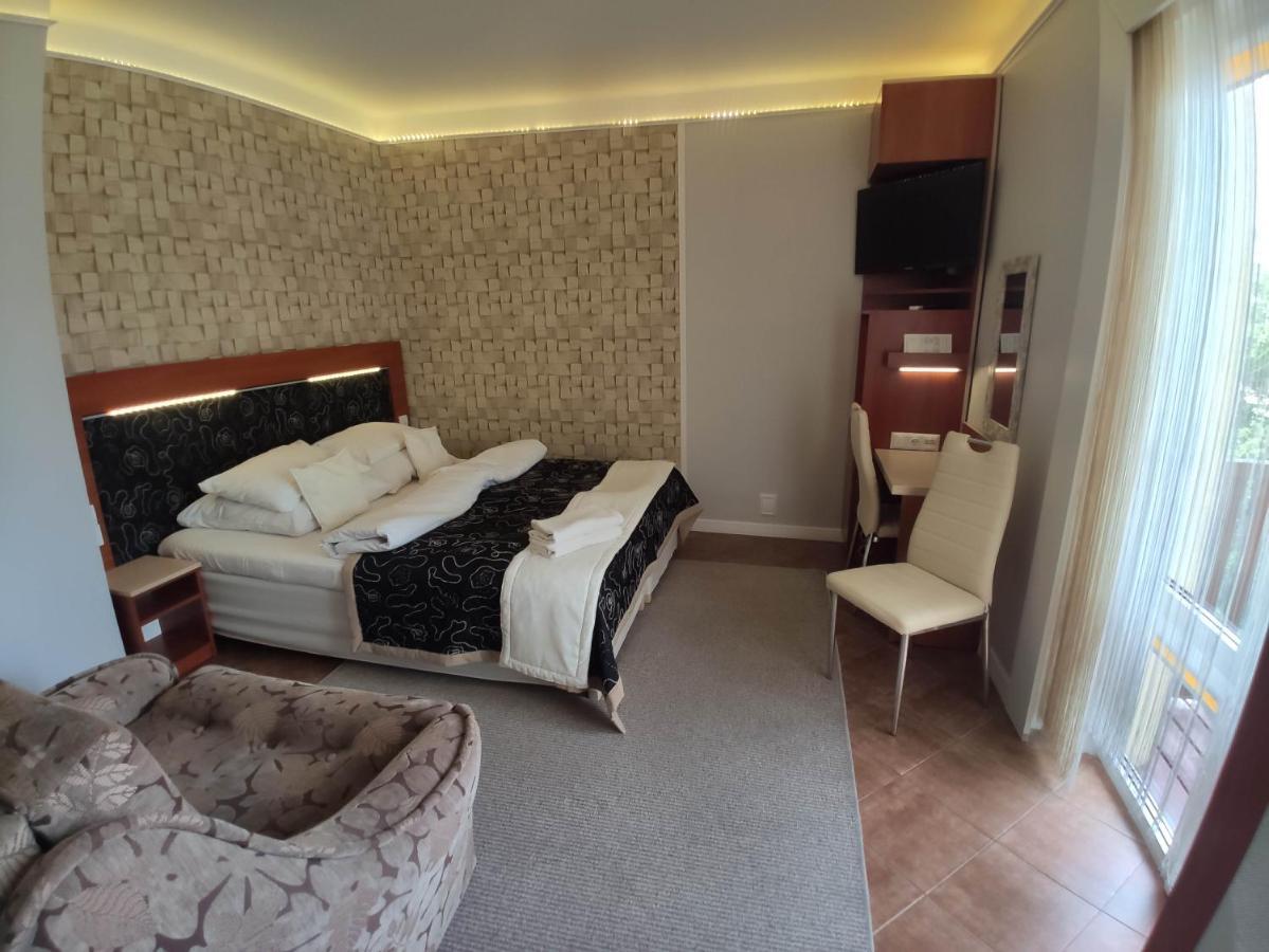 Ow Sargus Bed & Breakfast วาดีสวาโวโว ภายนอก รูปภาพ