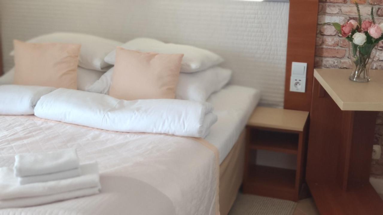 Ow Sargus Bed & Breakfast วาดีสวาโวโว ภายนอก รูปภาพ