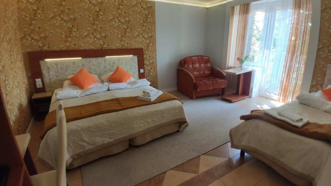 Ow Sargus Bed & Breakfast วาดีสวาโวโว ภายนอก รูปภาพ