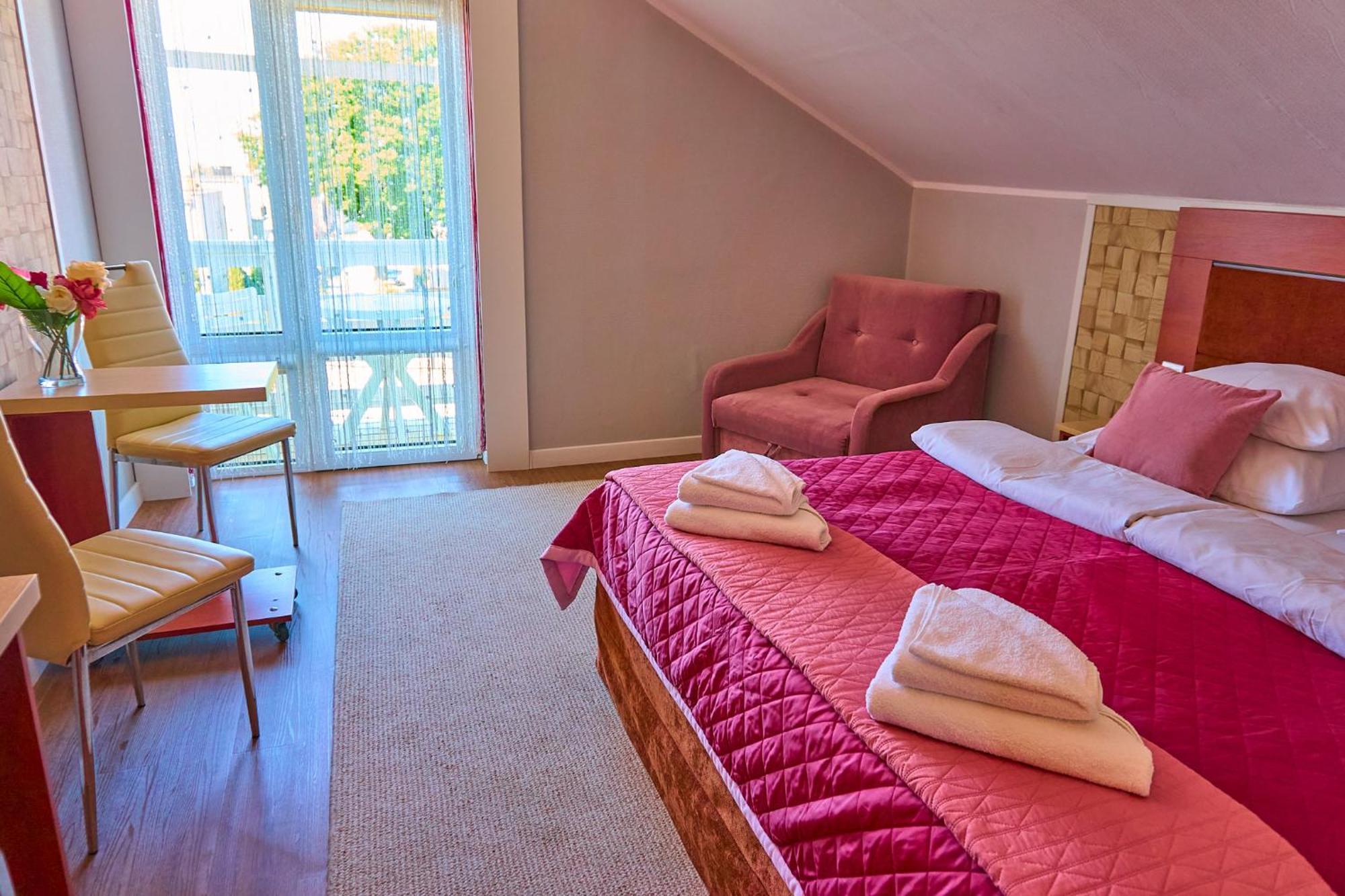 Ow Sargus Bed & Breakfast วาดีสวาโวโว ภายนอก รูปภาพ