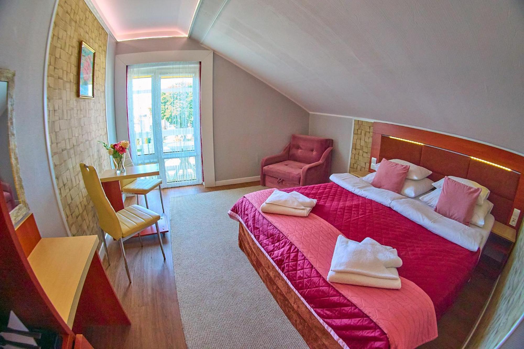 Ow Sargus Bed & Breakfast วาดีสวาโวโว ภายนอก รูปภาพ